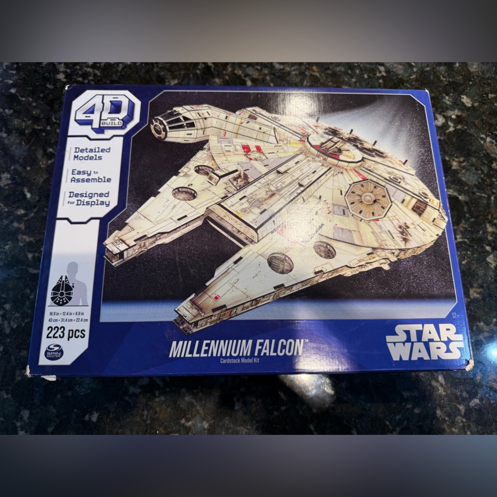 4D Build Millennium Falcon 3D Model Kit - 223 Piece Star Wars Desk Decor NIB